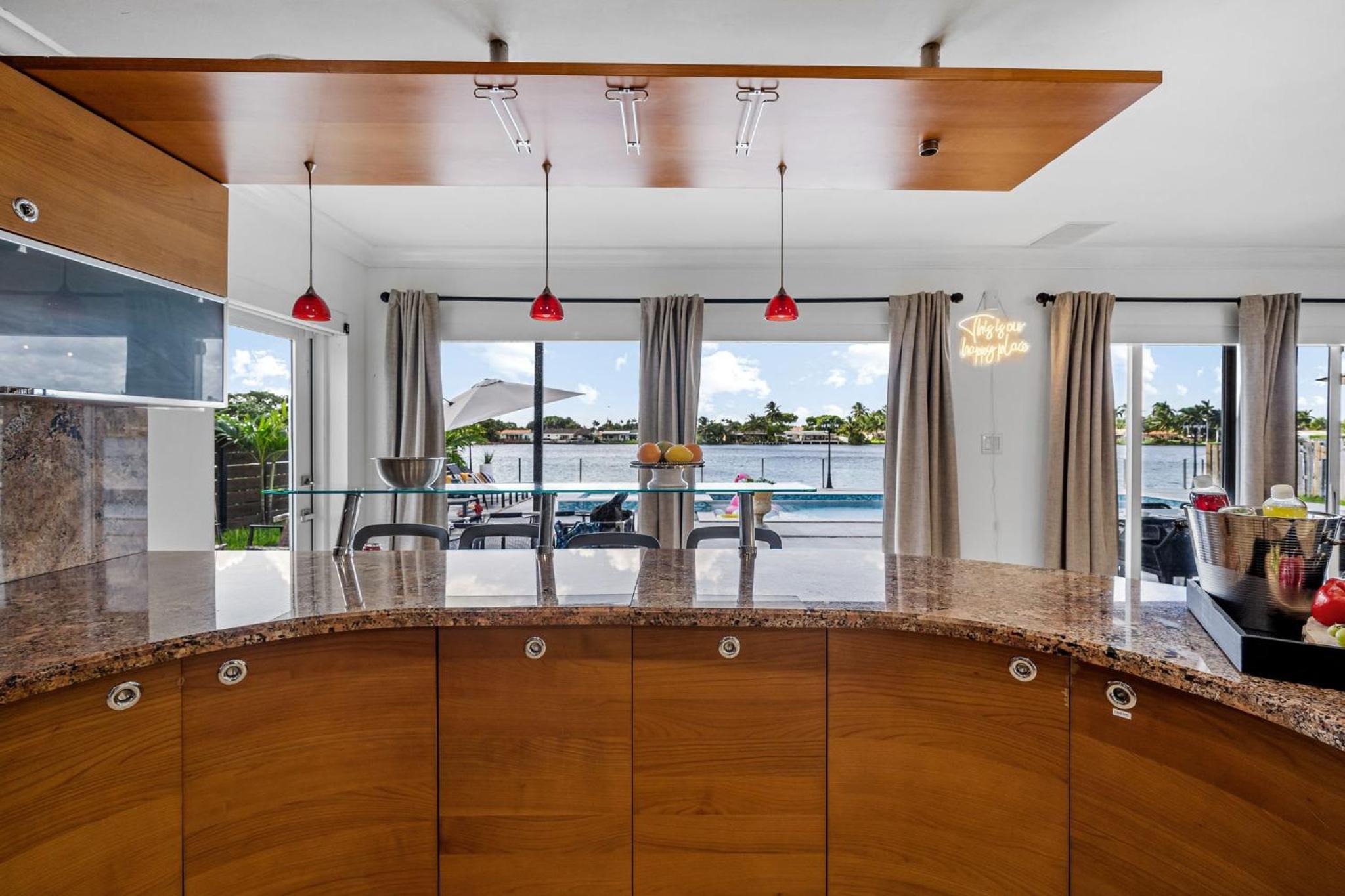 Miami Lakefront Paradise Heated Pool 5 Beds