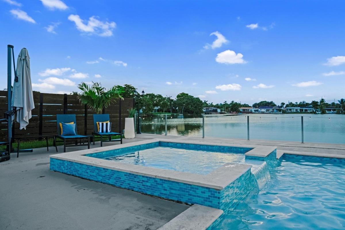 Miami Lakefront Paradise Heated Pool 5 Beds
