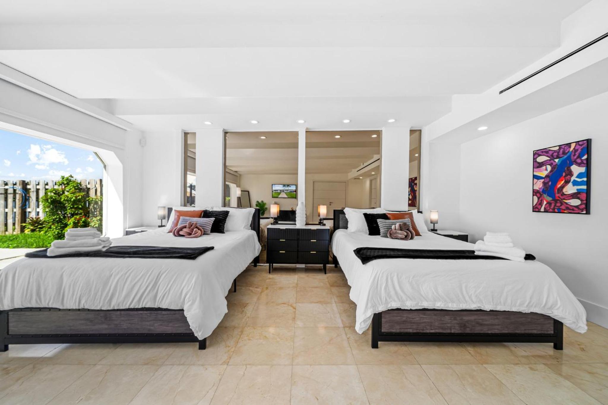 Miami Lakefront Paradise Heated Pool 5 Beds