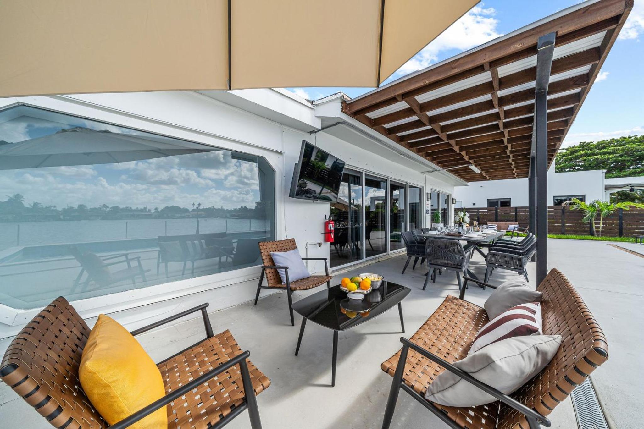 Miami Lakefront Paradise Heated Pool 5 Beds
