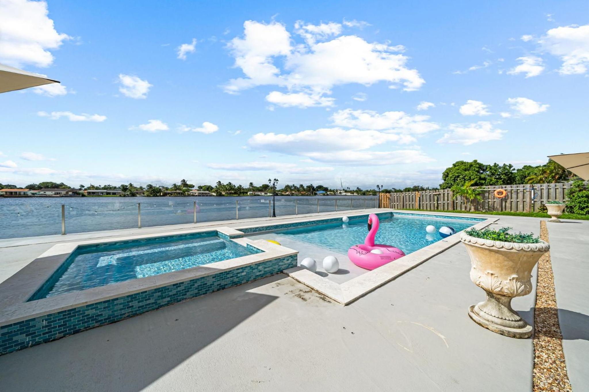 Miami Lakefront Paradise Heated Pool 5 Beds