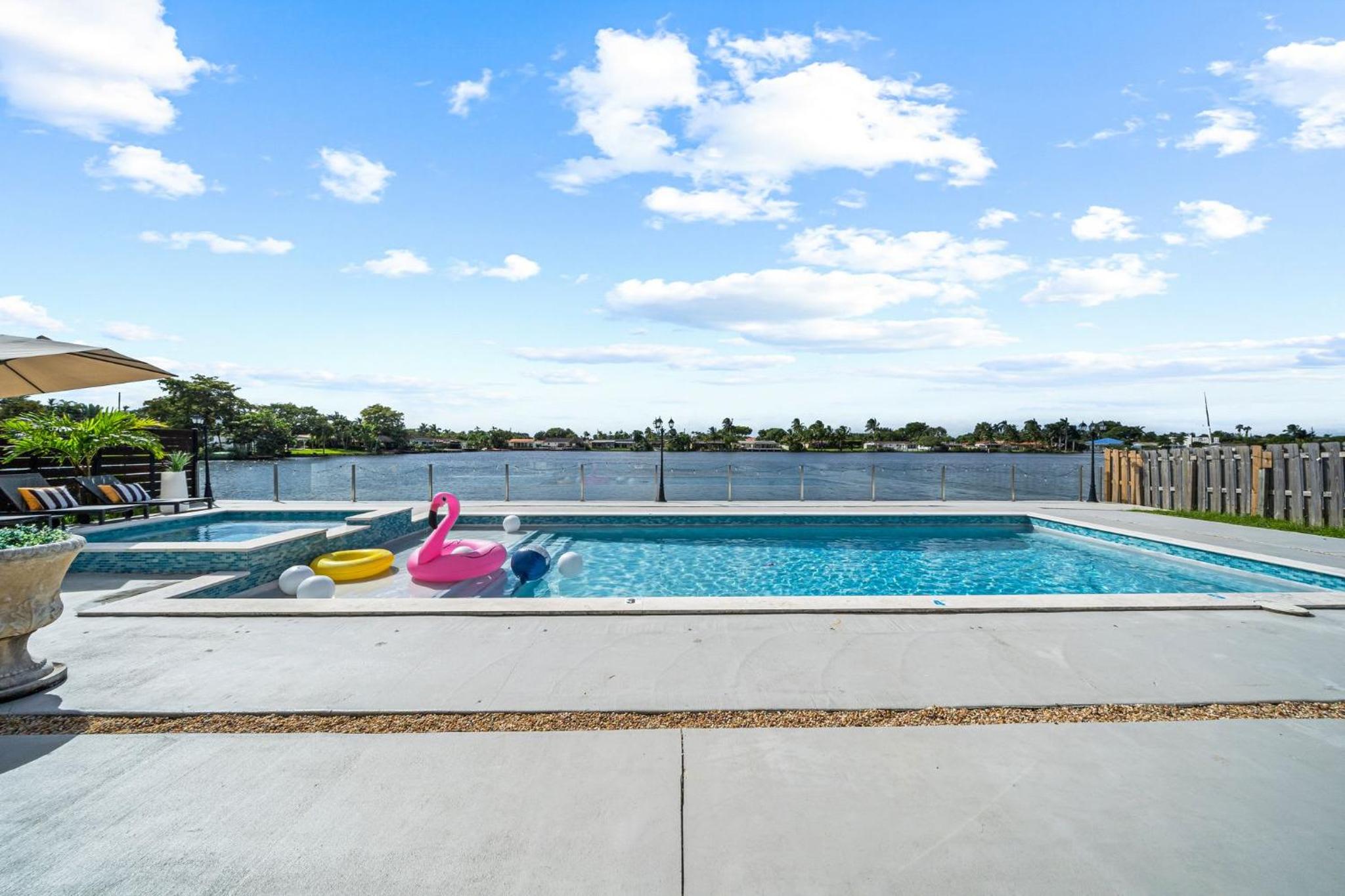 Miami Lakefront Paradise Heated Pool 5 Beds