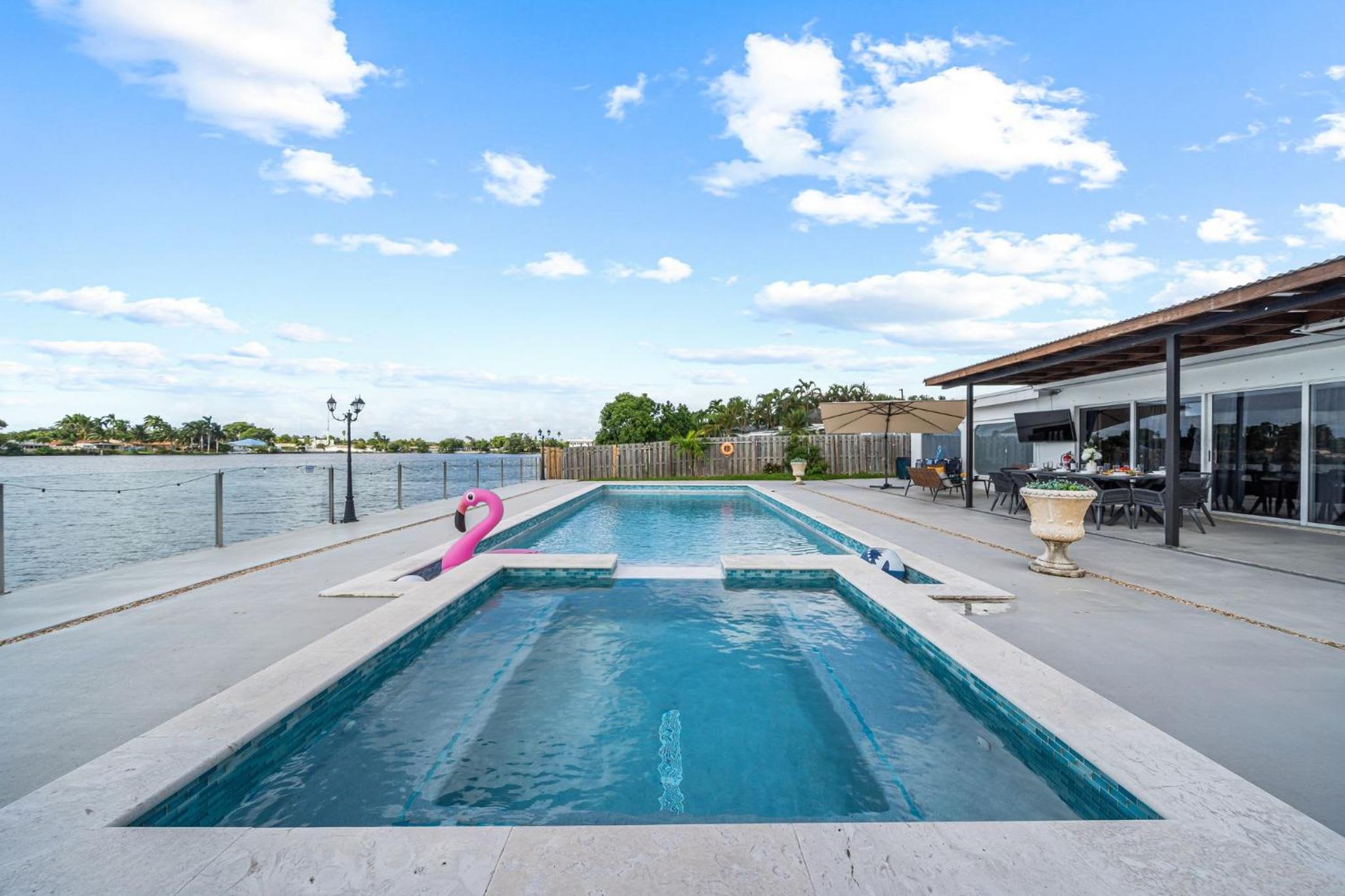 Miami Lakefront Paradise Heated Pool 5 Beds