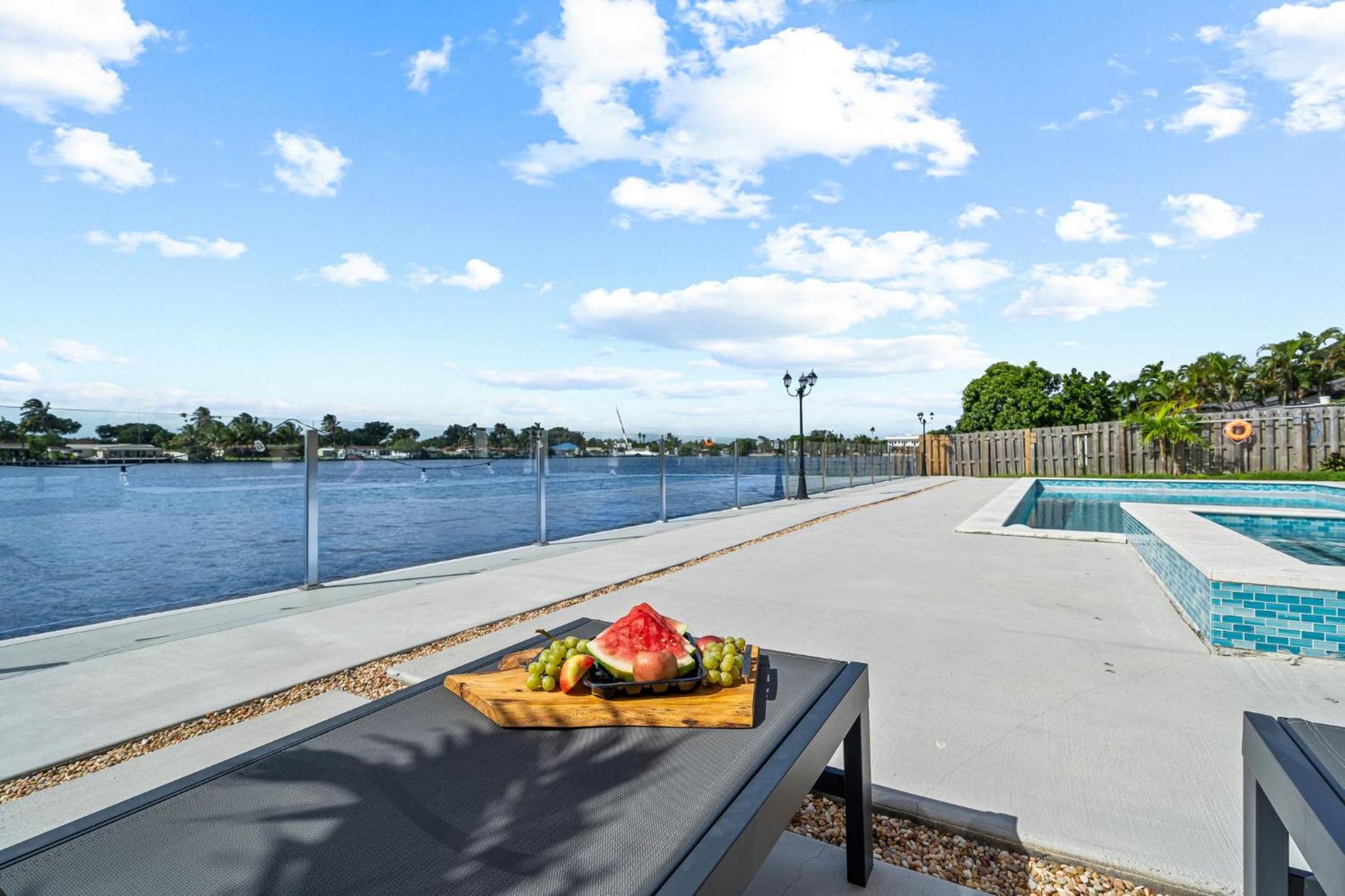 Miami Lakefront Paradise Heated Pool 5 Beds