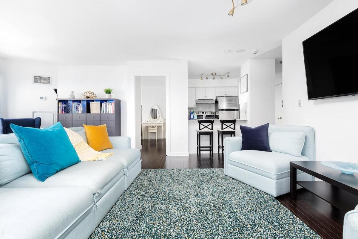 Beautiful Condo Yonge Dundas Sq Free Parking