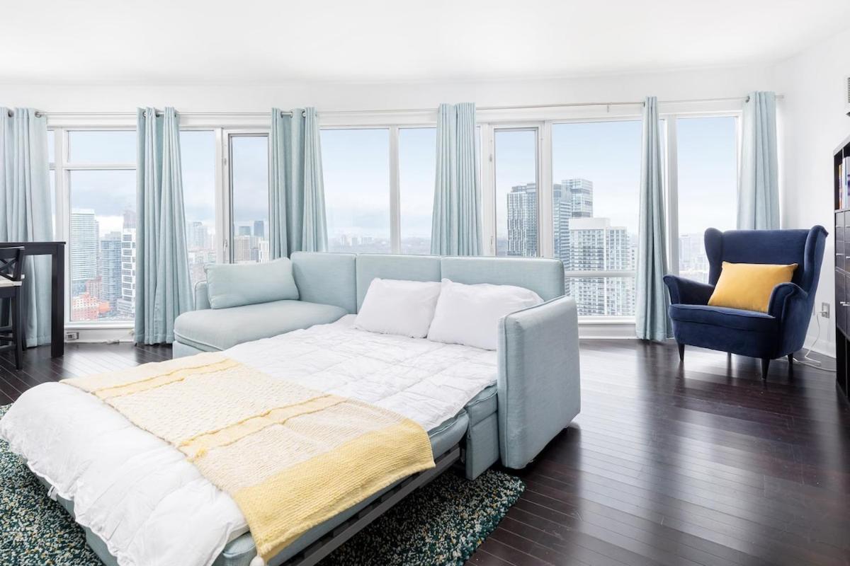 Beautiful Condo Yonge Dundas Sq Free Parking