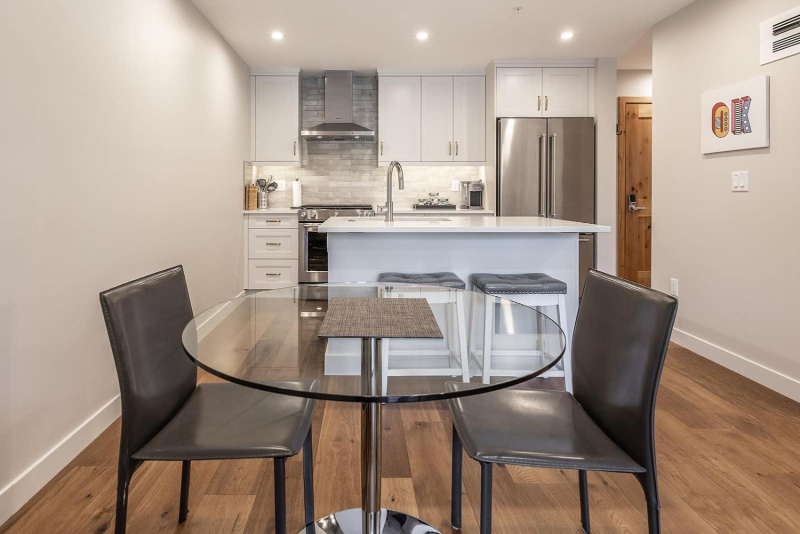 New 1Bd Luxe King Suite with Superb Mtn View