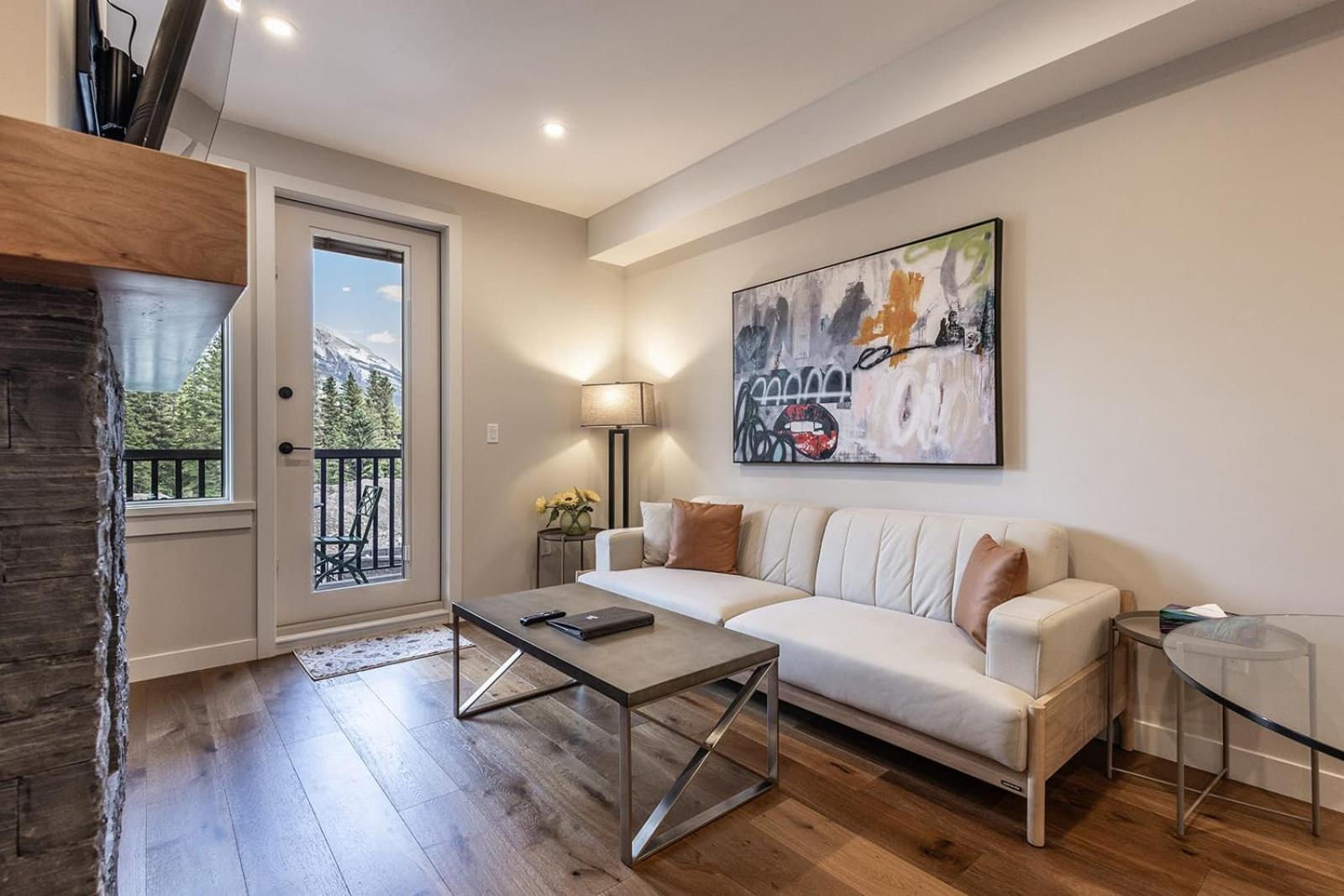 New 1Bd Luxe King Suite with Superb Mtn View