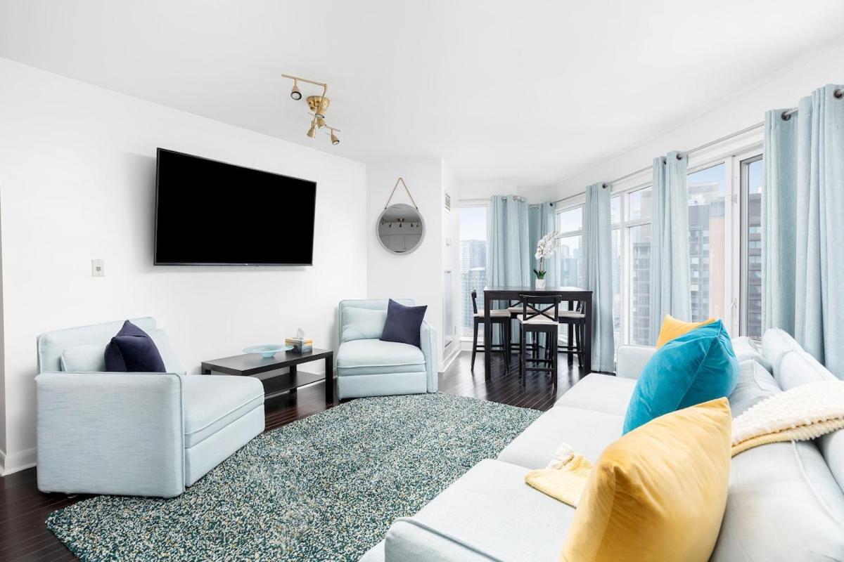 Beautiful Condo Yonge Dundas Sq Free Parking