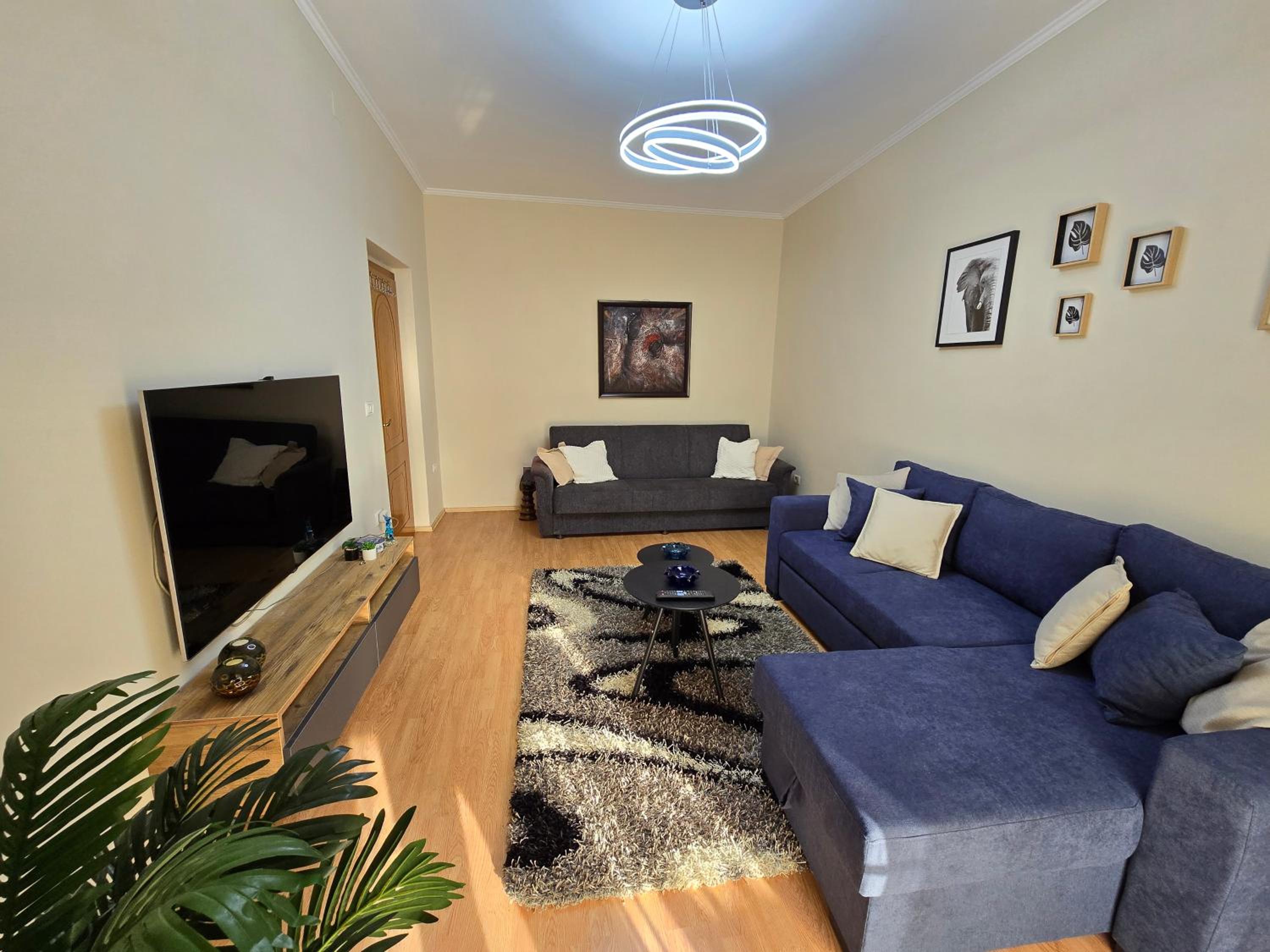 21 Square Oasis