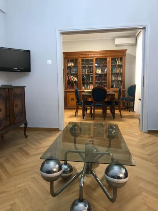 Penthouse archeol musiem, 3BDR, big balcony, wifi 200 mbps fiber