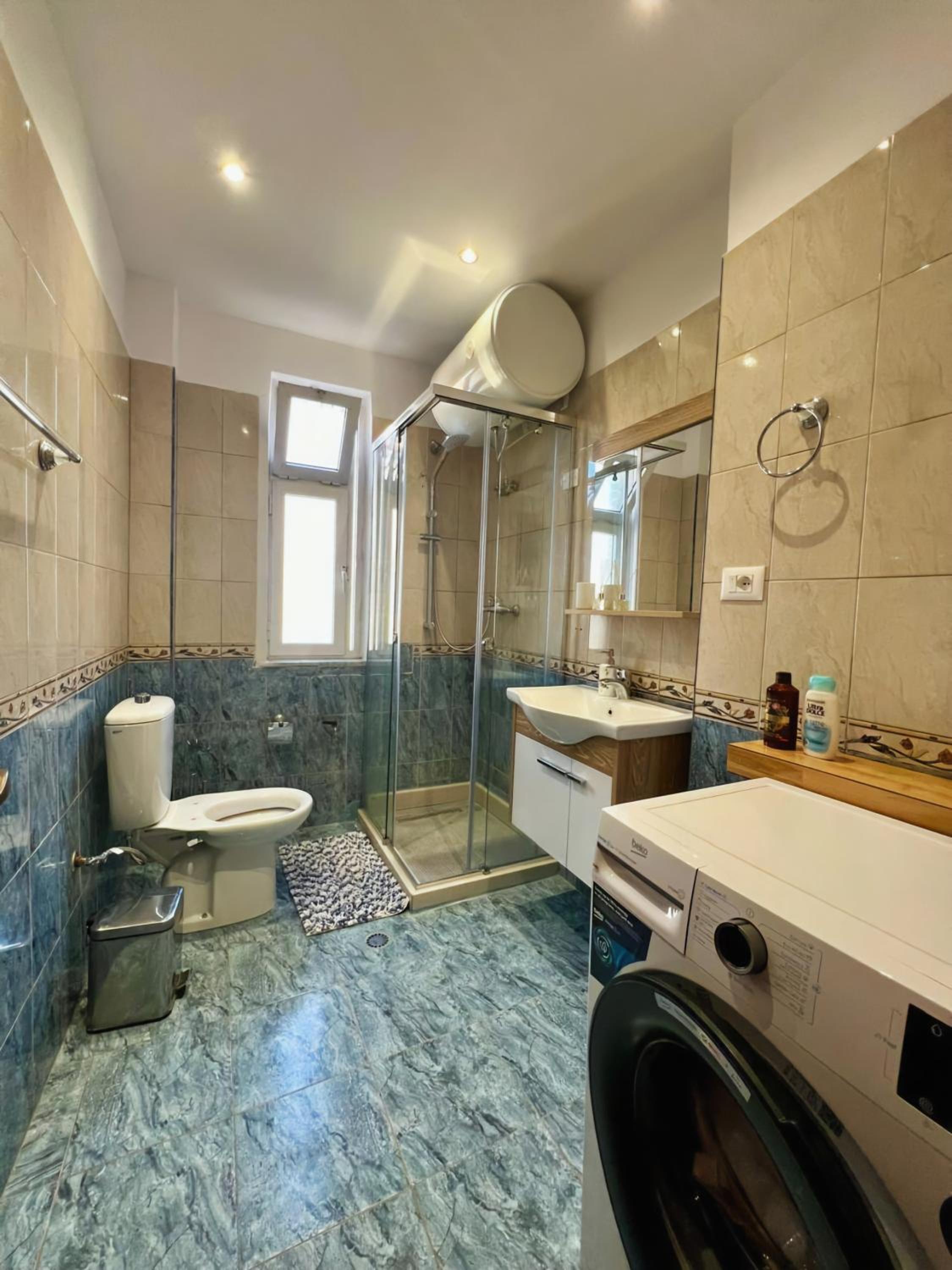 21 Square Oasis
