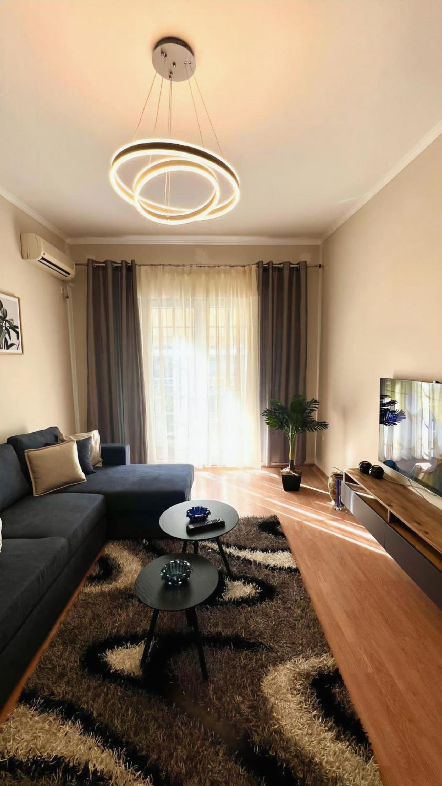 21 Square Oasis