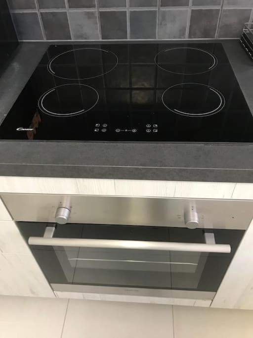 Penthouse archeol musiem, 3BDR, big balcony, wifi 200 mbps fiber