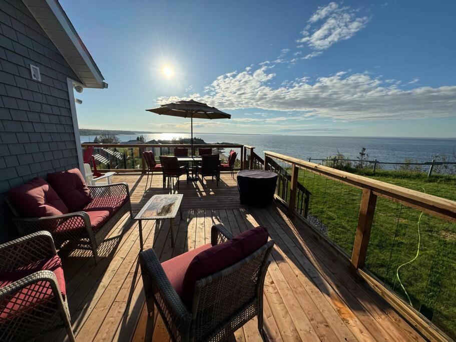 Sinclair Island House on Cliff