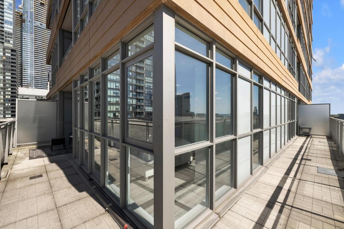 Gem Wrap-Around Balcony & Free Parking