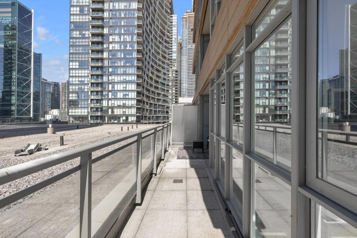 Gem Wrap-Around Balcony & Free Parking