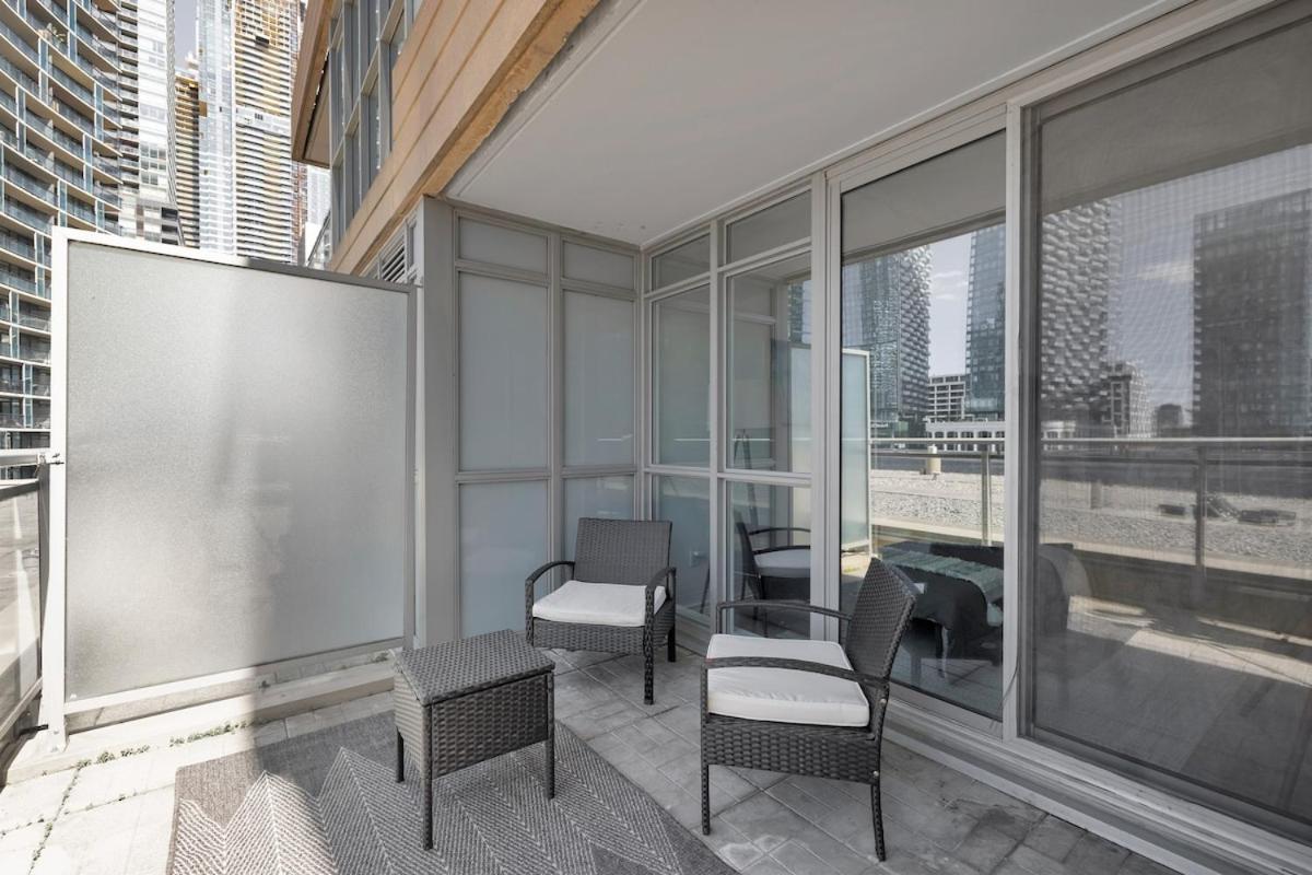 Gem Wrap-Around Balcony & Free Parking