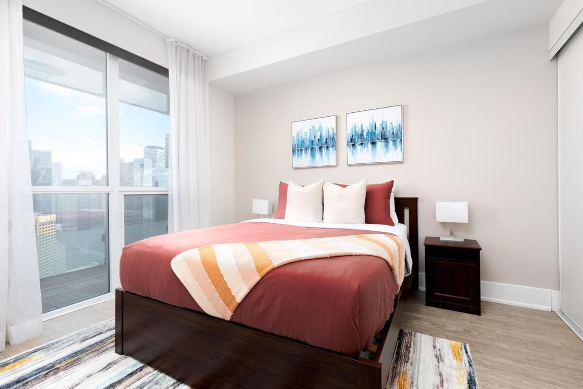 Lux Downtown Suite CN Tower Views w Parking