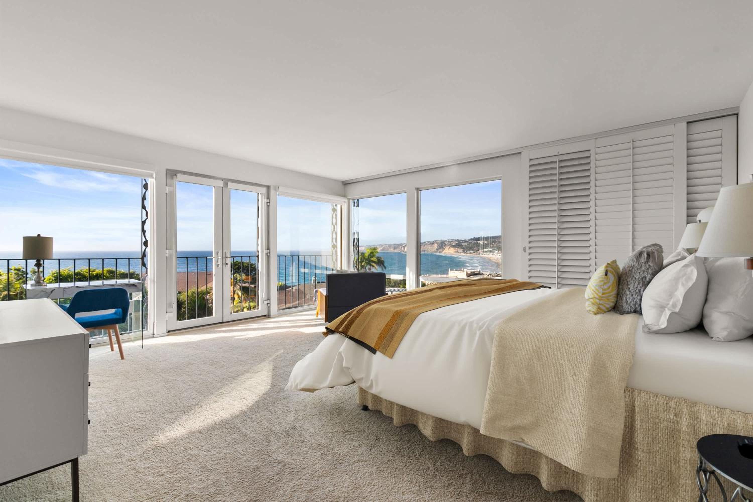 Sea Serenity Coastline Views and Pool view 3