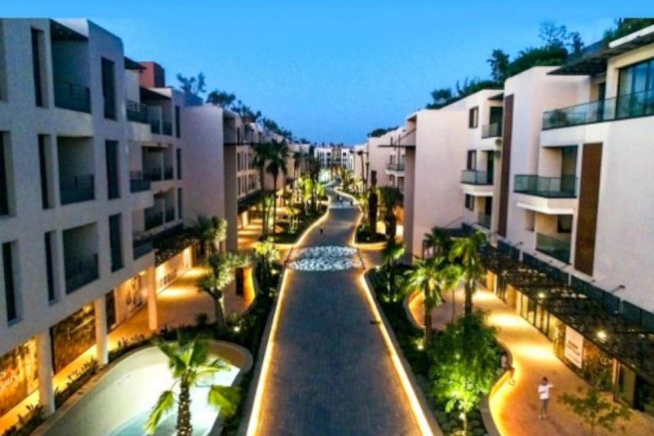 Super cosy fully equip - pool - prox. M Avenue view 4