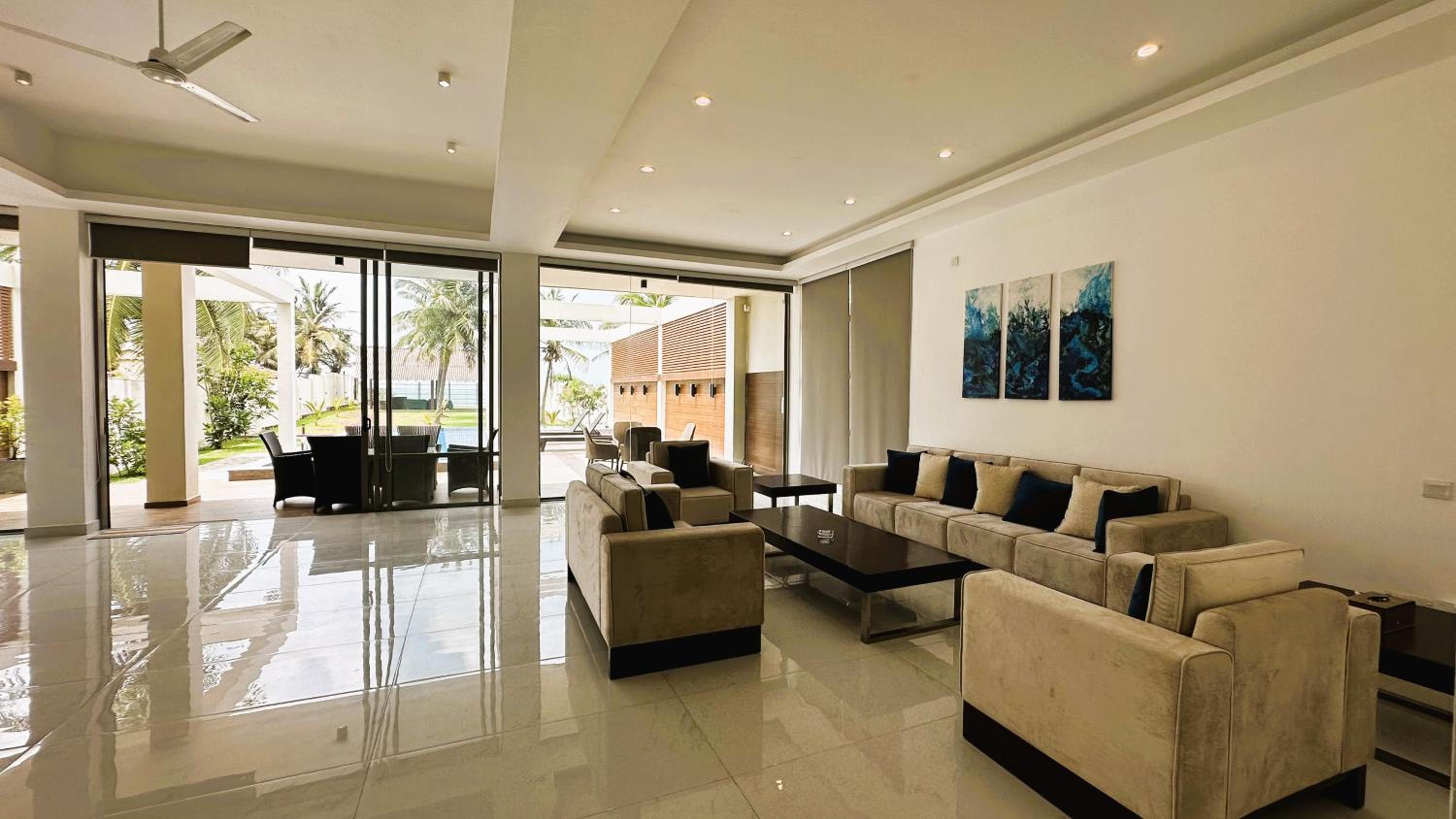 Luxury Oceanfront Room with Swimming Pool view 4