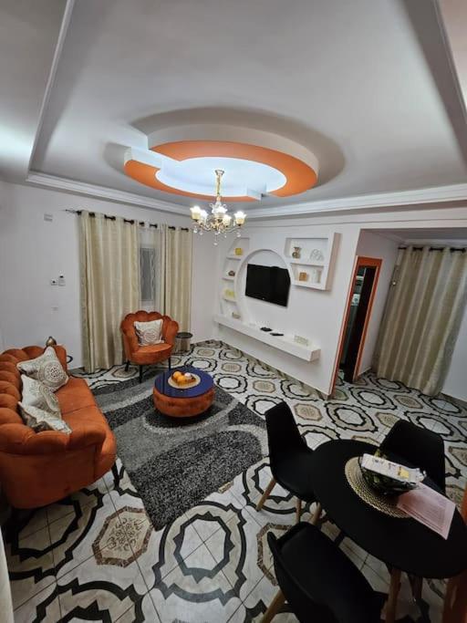JTK Résidence - Appartement Meublé Gold BiyemAssi