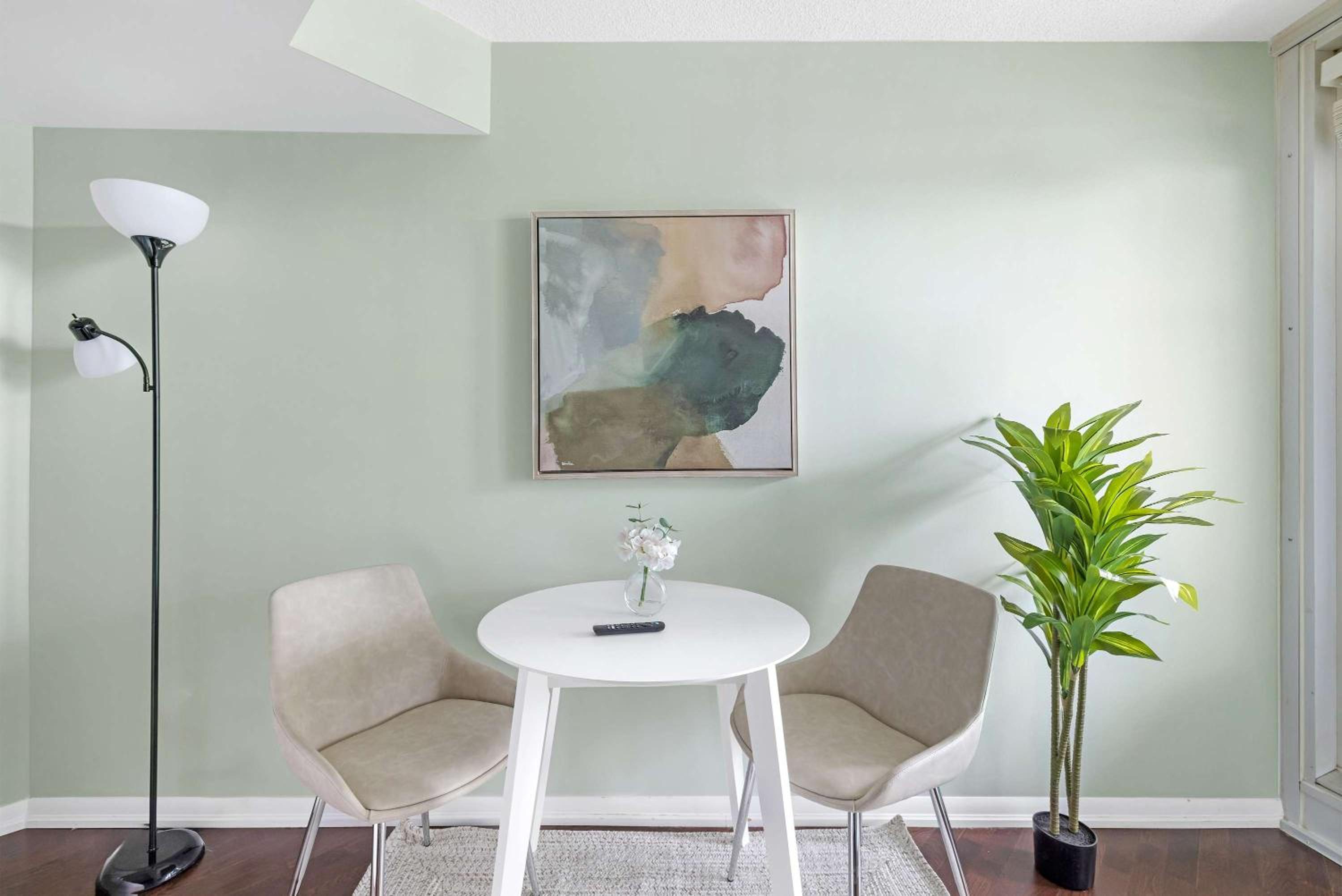 Trendy Studio by Torontos Waterfront