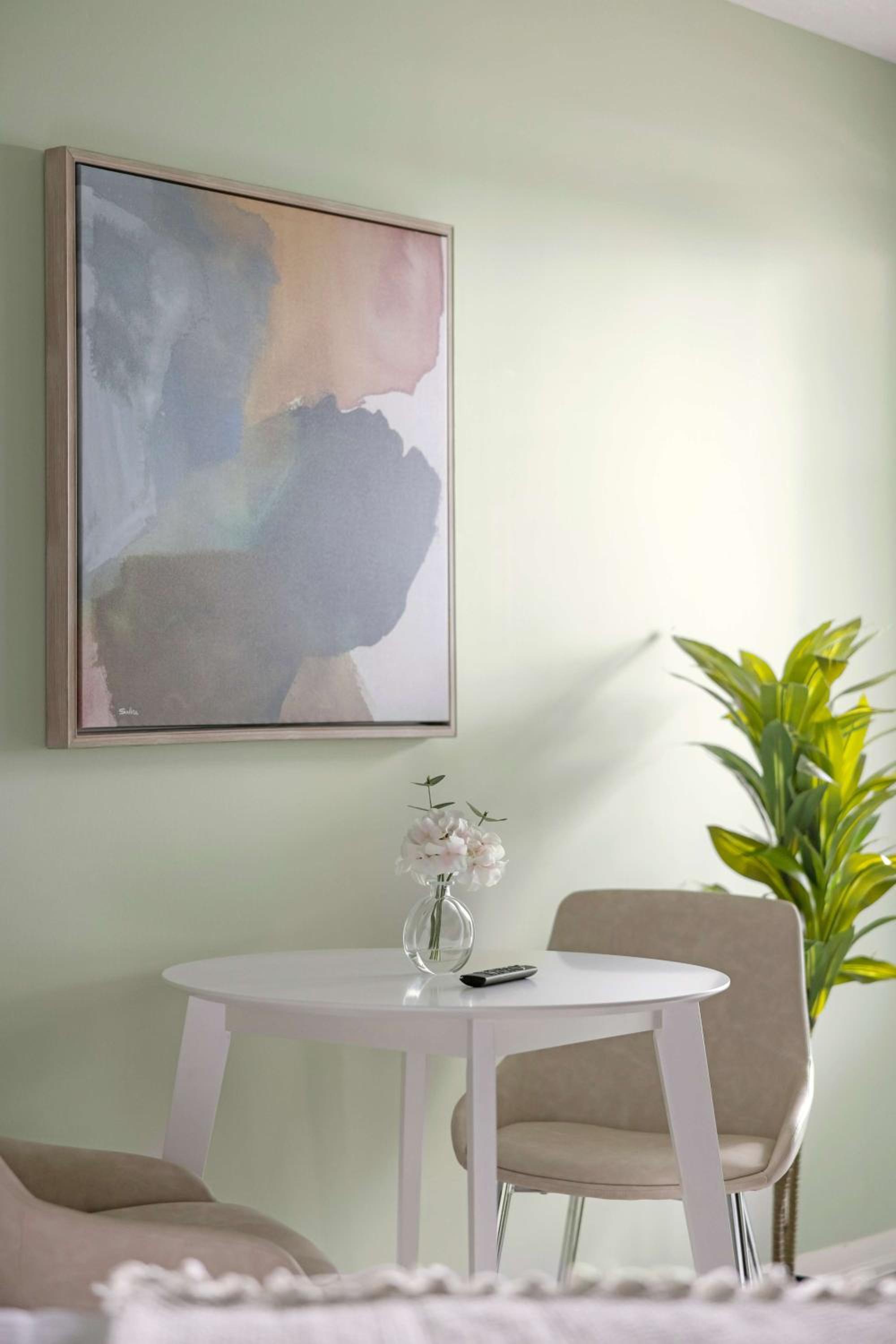 Trendy Studio by Torontos Waterfront