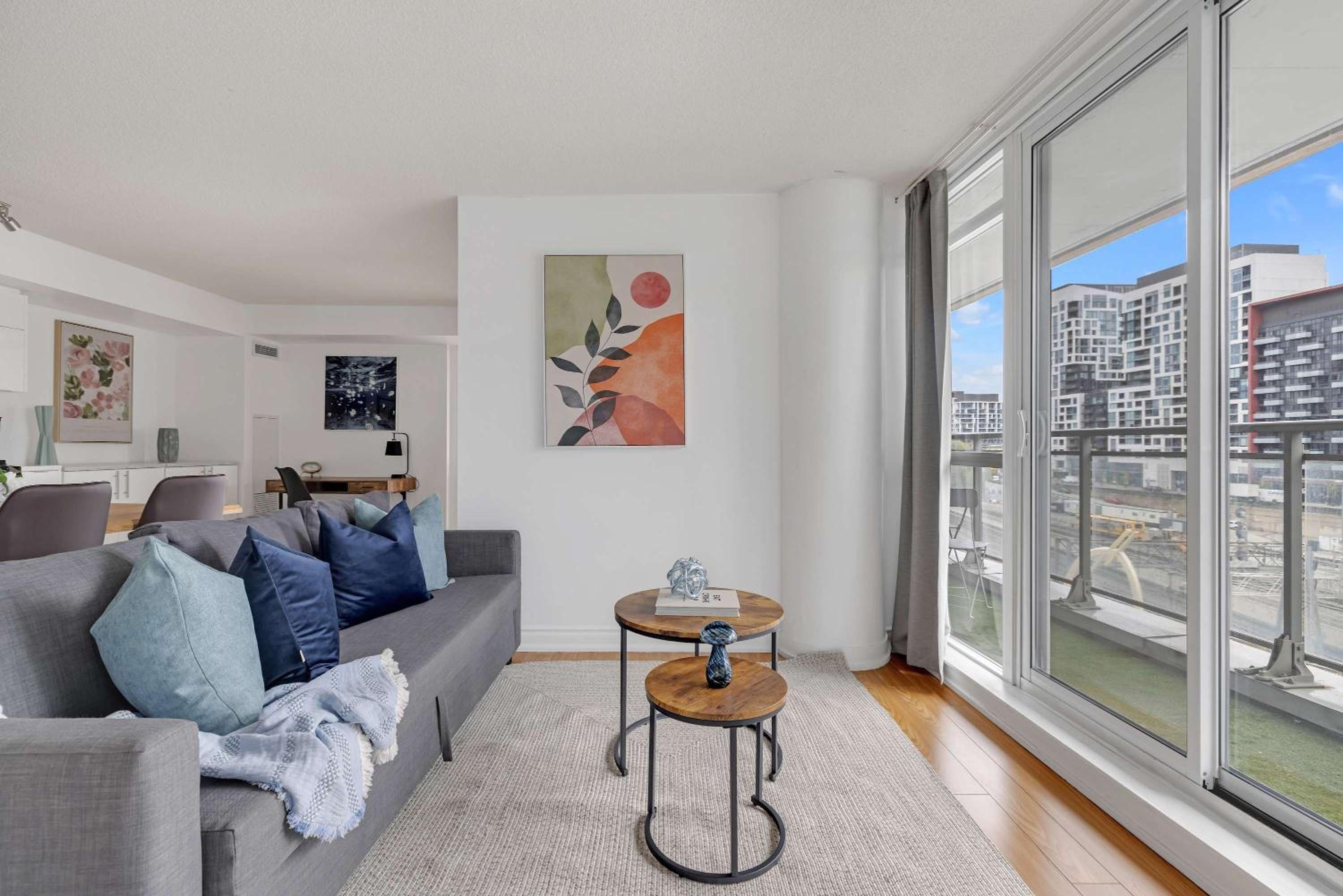 City Gem Near the Rogers Centre & Top Attractions