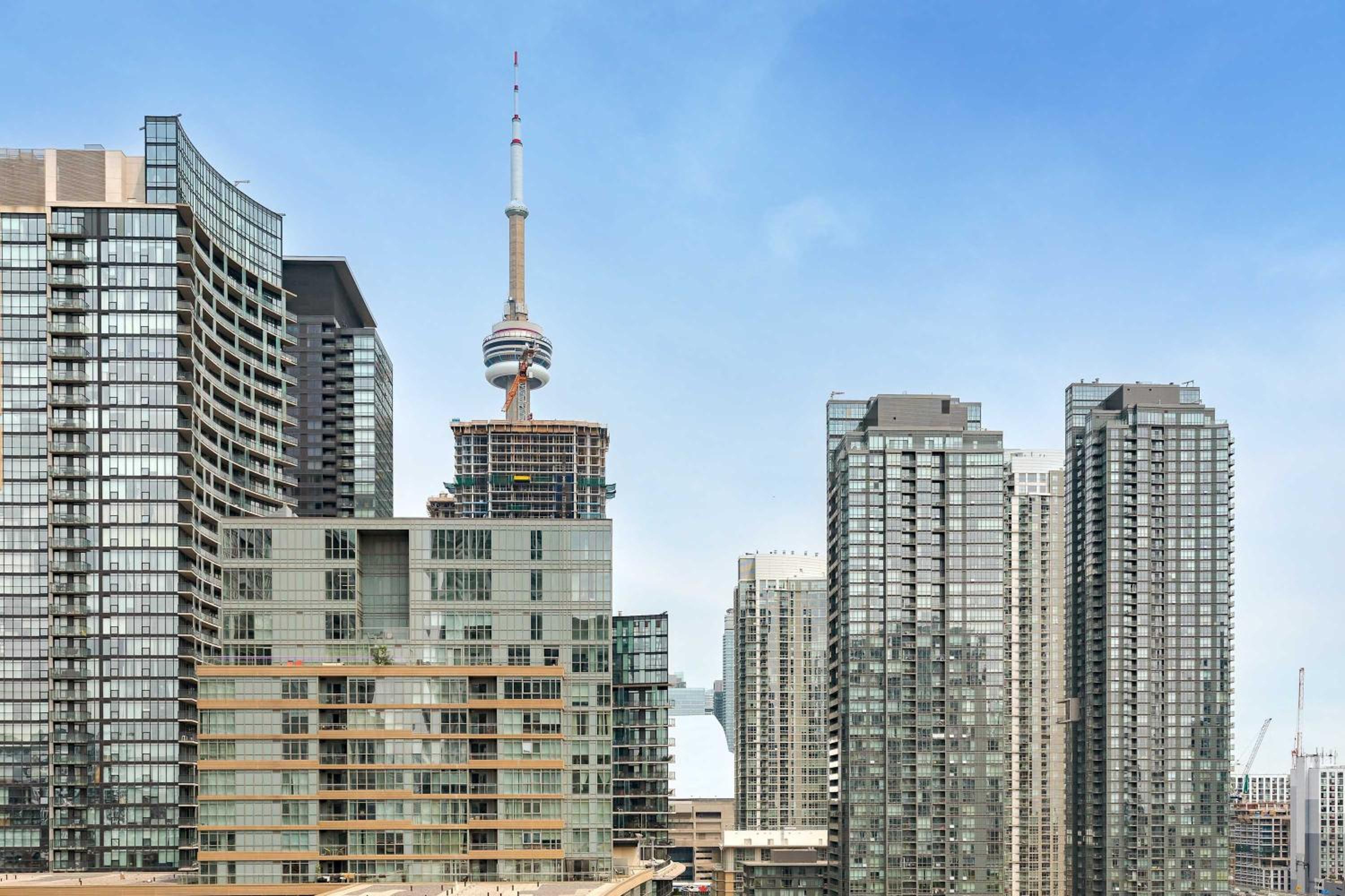 Ultimate Family Retreat Steps from Rogers Centre