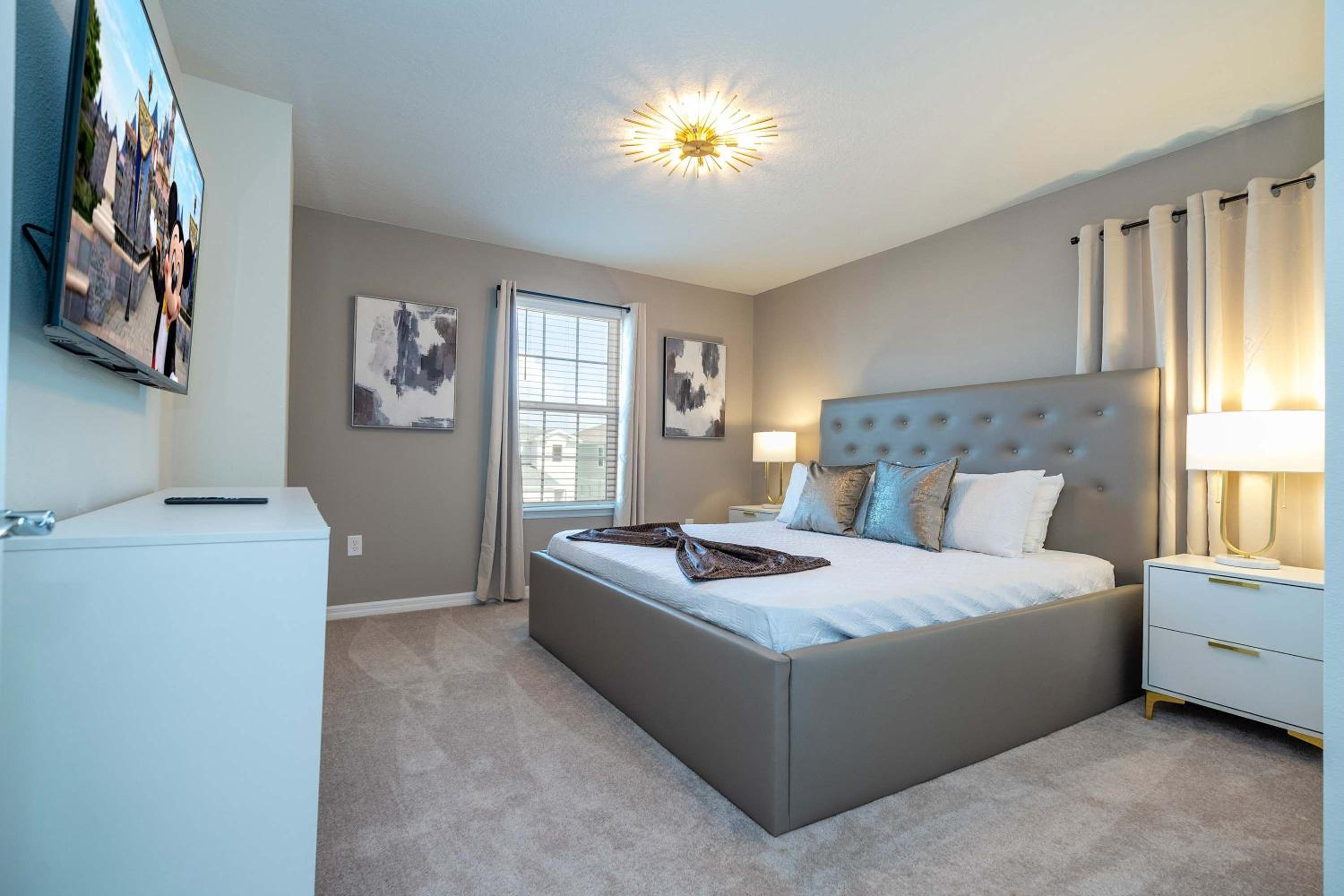 Stunning 7Bd Jacuzzi Pool & Close to Disney at Windsor Cay 16217