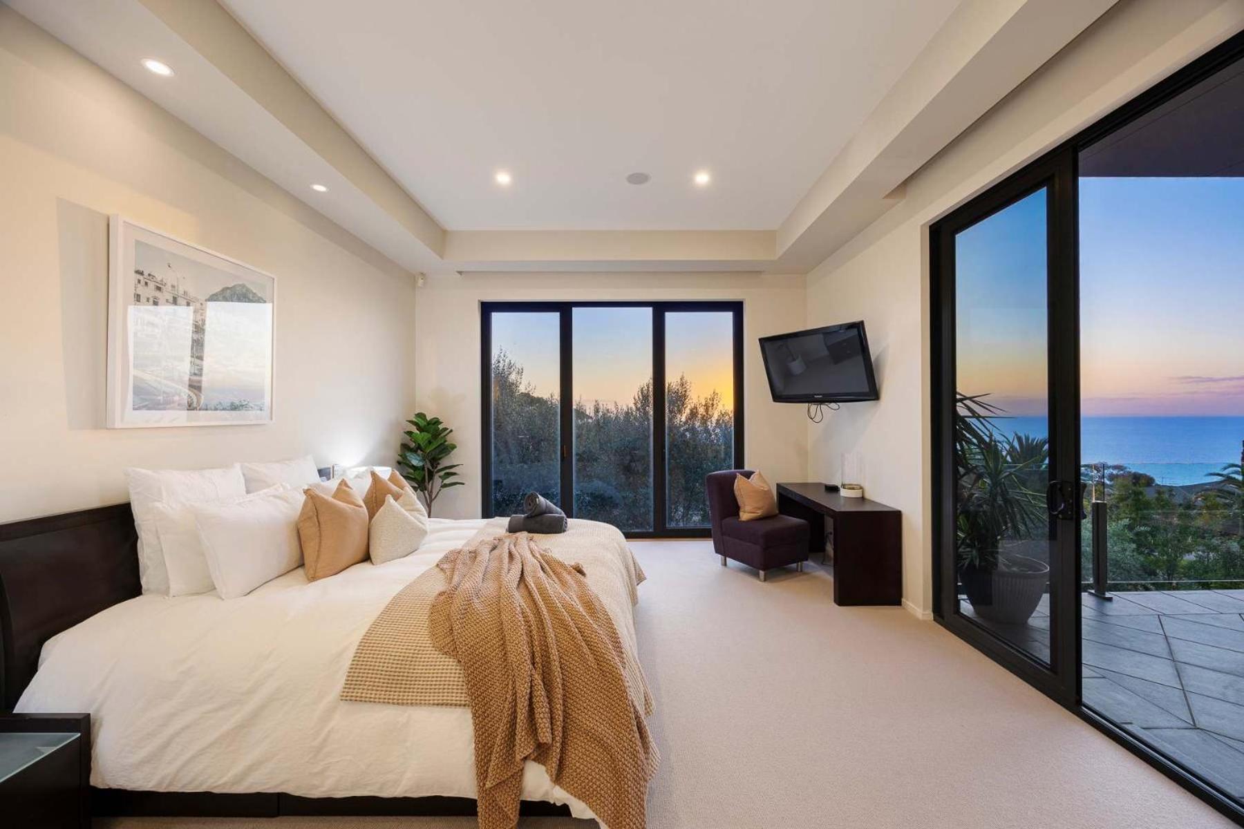 Bella Vista Heated Pool & Spa with Stunning View