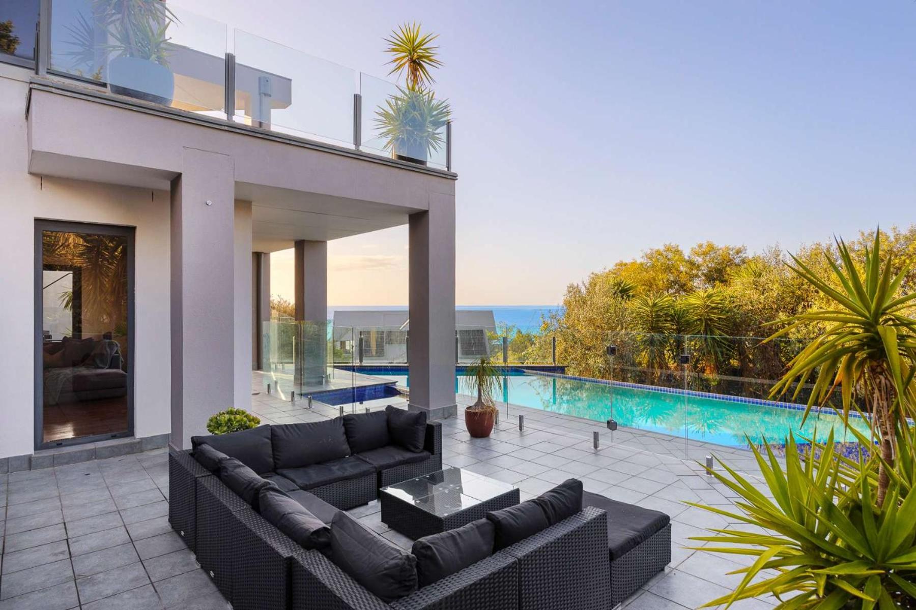 Bella Vista Heated Pool & Spa with Stunning View