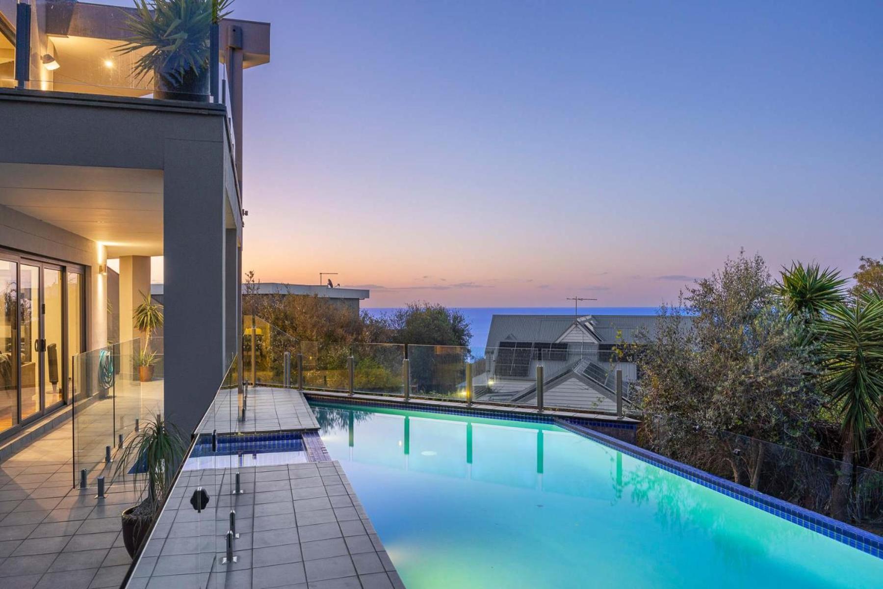 Bella Vista Heated Pool & Spa with Stunning View