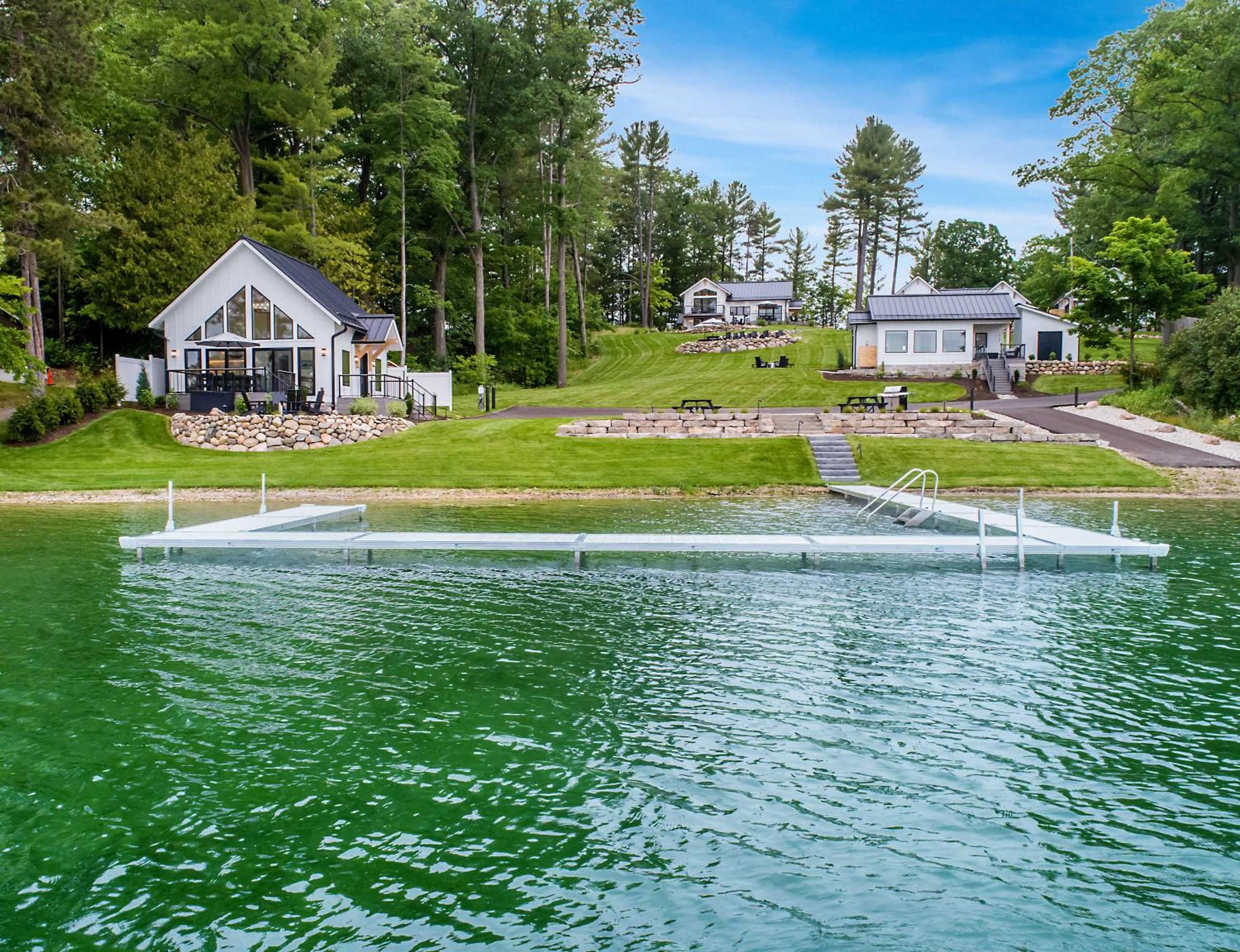 Cottage five on the lake view 4