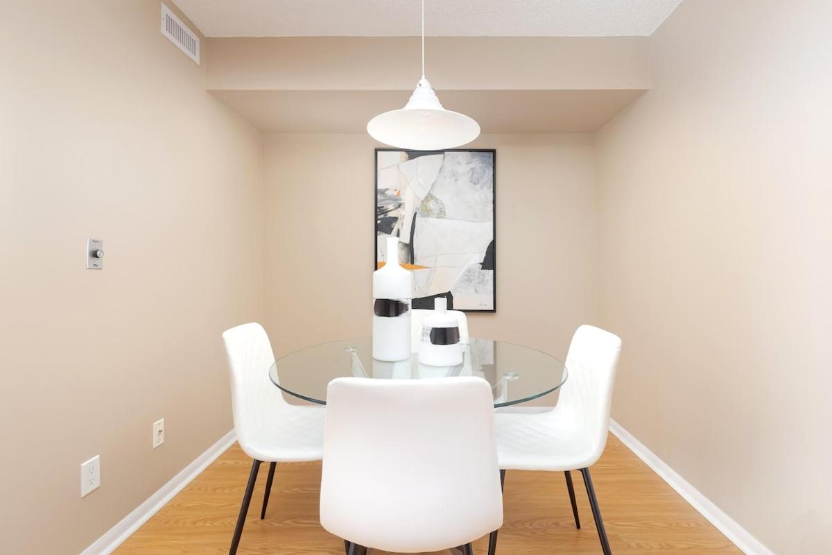 Condo by Toronto Waterfront & Parking