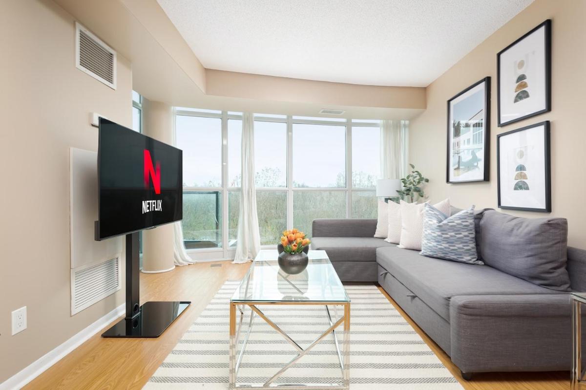 Condo by Toronto Waterfront & Parking