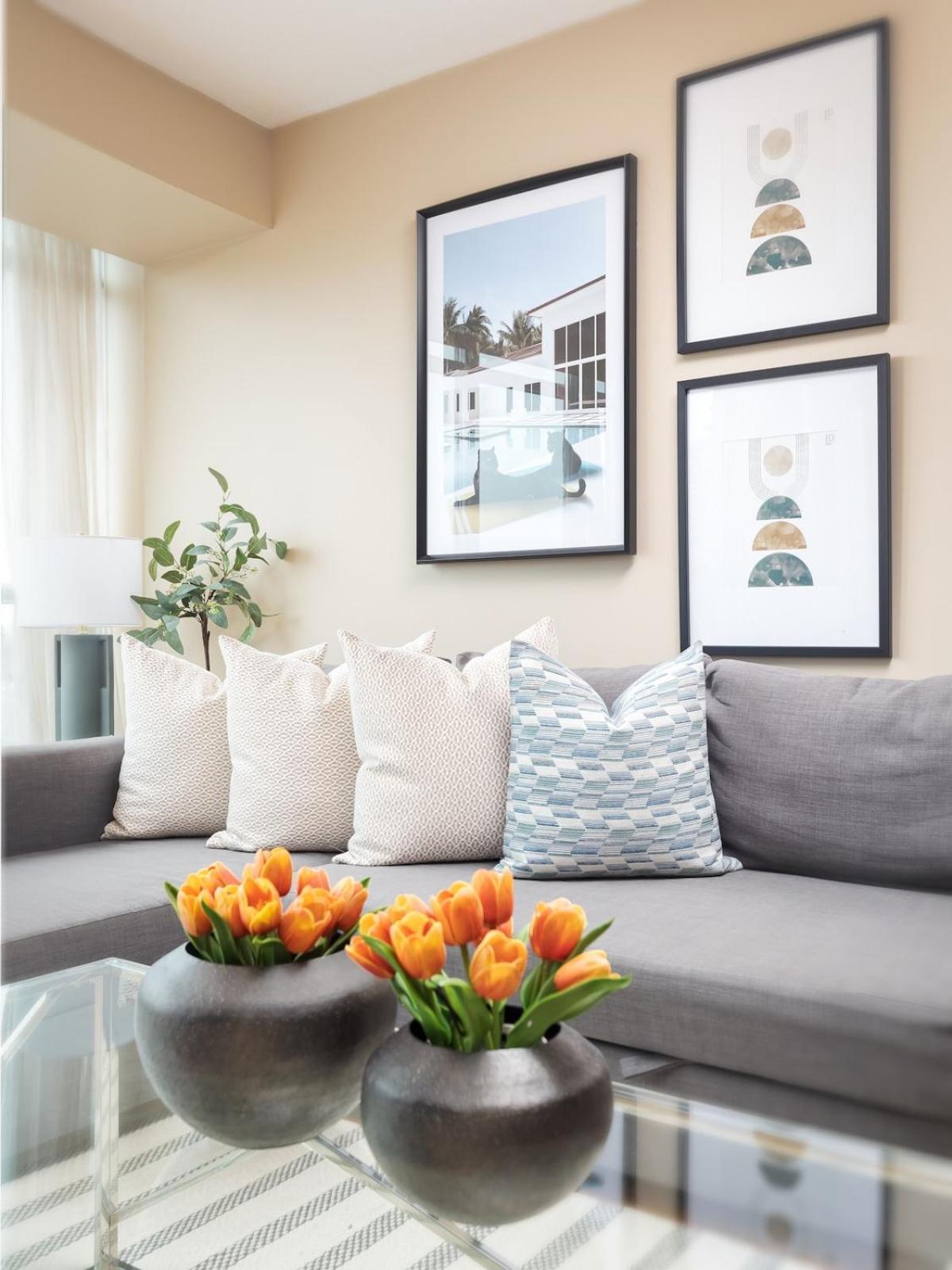 Condo by Toronto Waterfront & Parking