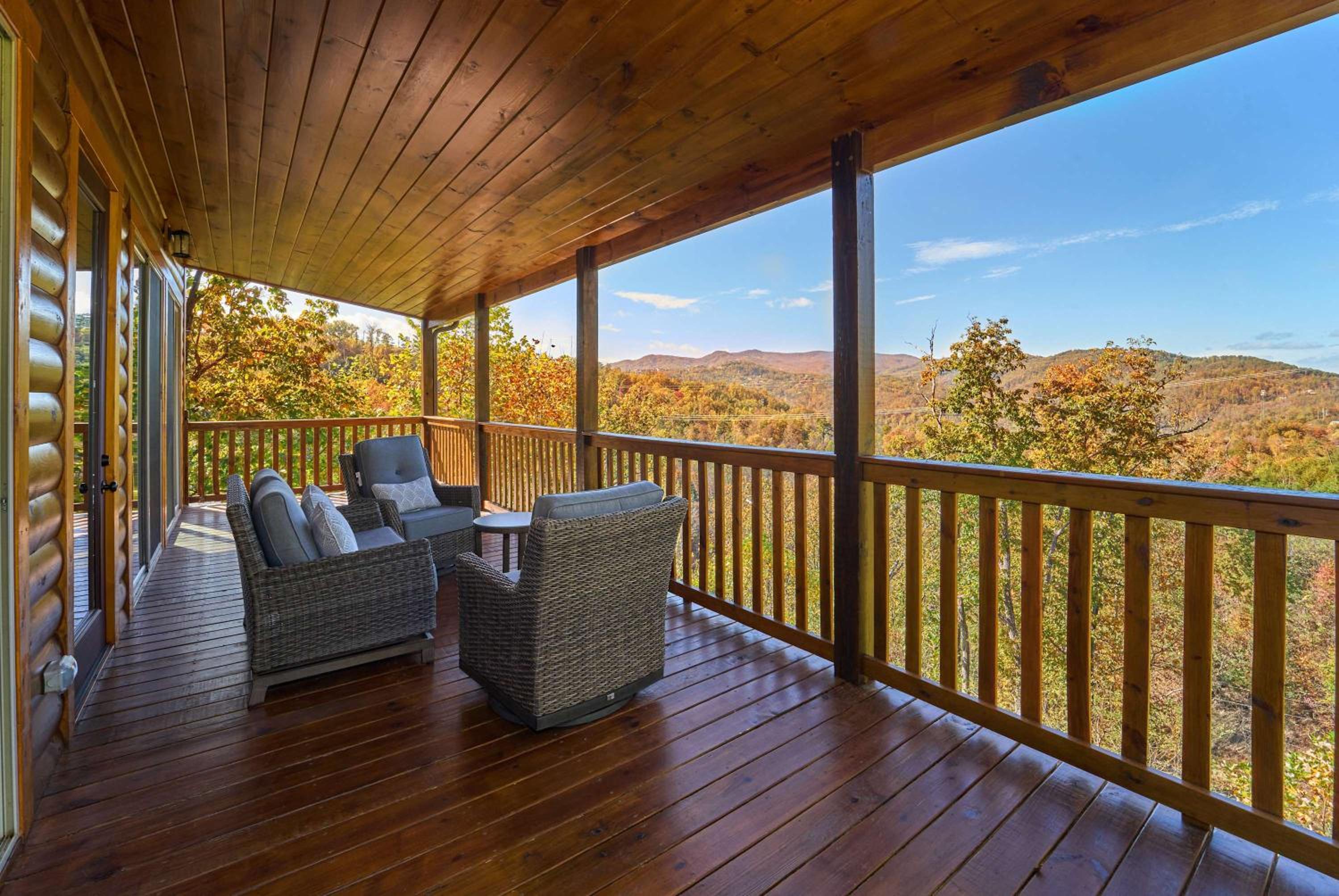 Mountain View, Indoor Pool, Luxury Cabin, Bears view 4