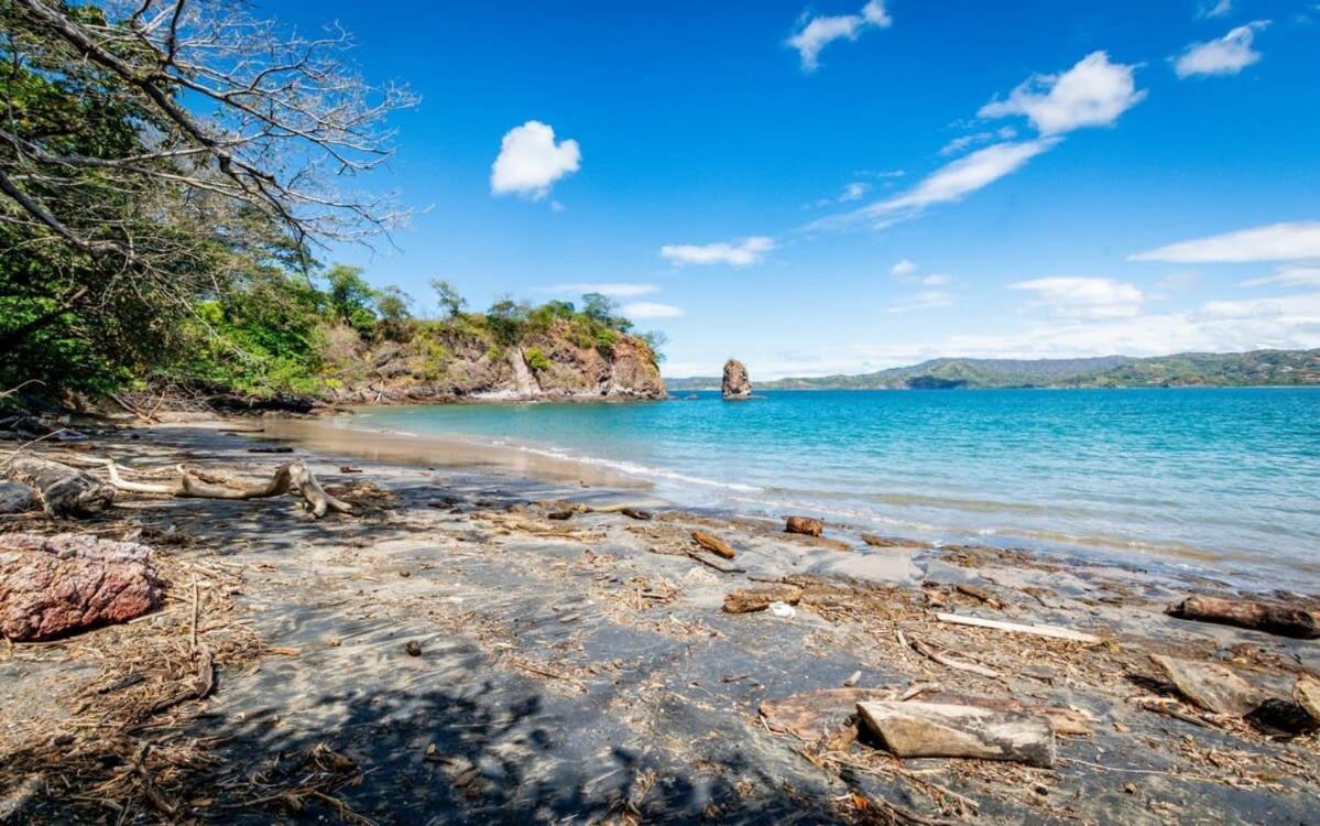 5-BD Beachfront, Ocean-View Hillside Home