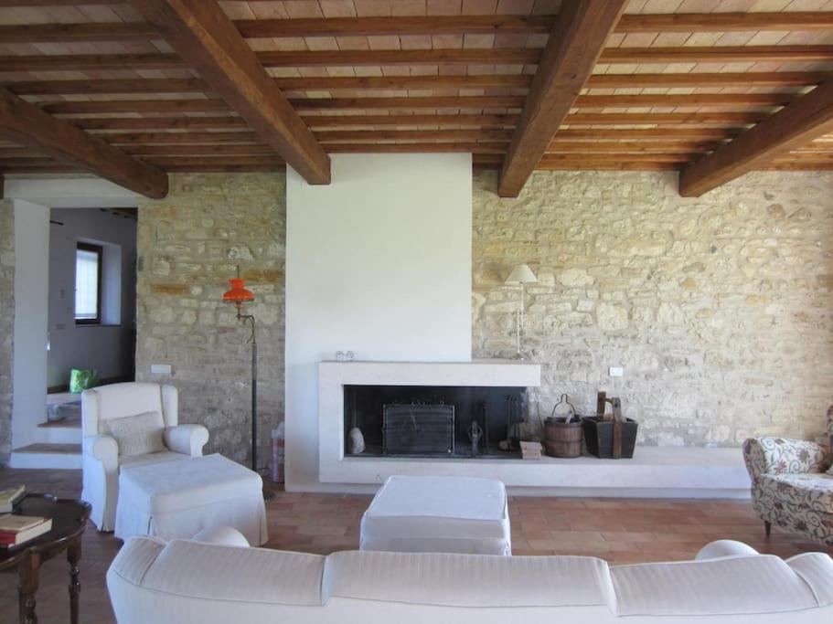 IL CASALE DEGLI ULIVI- Splendido casale panoramico con piscina a 30 min da Roma GRA