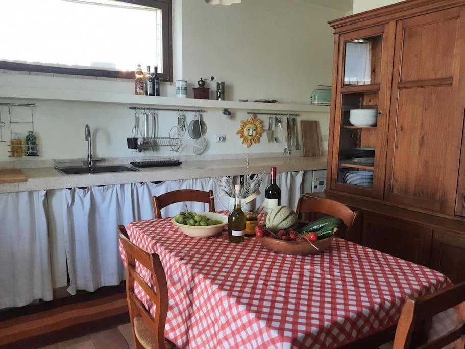 IL CASALE DEGLI ULIVI- Splendido casale panoramico con piscina a 30 min da Roma GRA