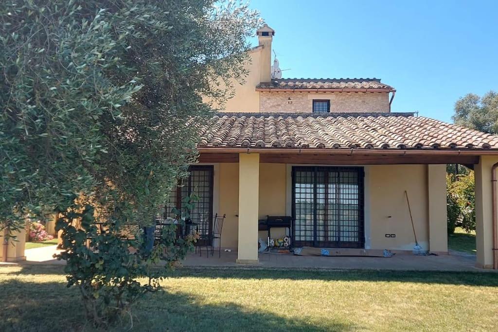 IL CASALE DEGLI ULIVI- Splendido casale panoramico con piscina a 30 min da Roma GRA