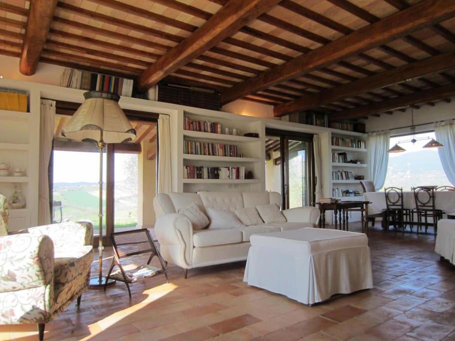 IL CASALE DEGLI ULIVI- Splendido casale panoramico con piscina a 30 min da Roma GRA
