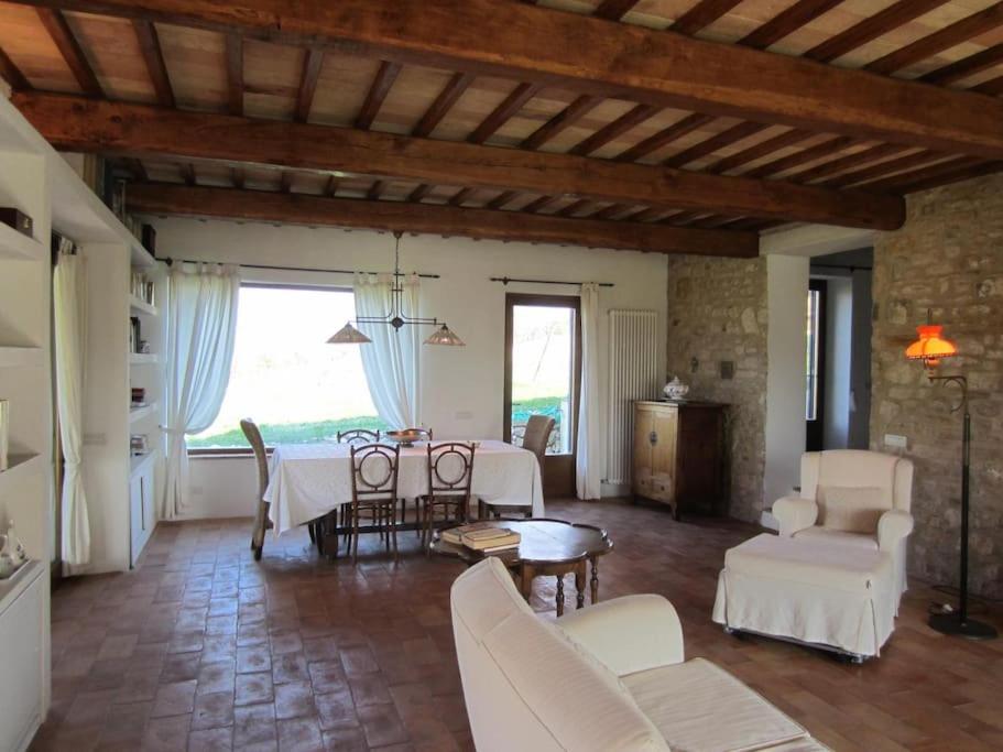 IL CASALE DEGLI ULIVI- Splendido casale panoramico con piscina a 30 min da Roma GRA