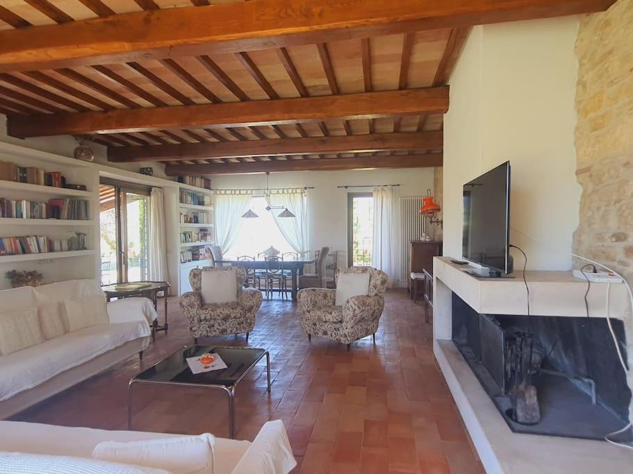 IL CASALE DEGLI ULIVI- Splendido casale panoramico con piscina a 30 min da Roma GRA