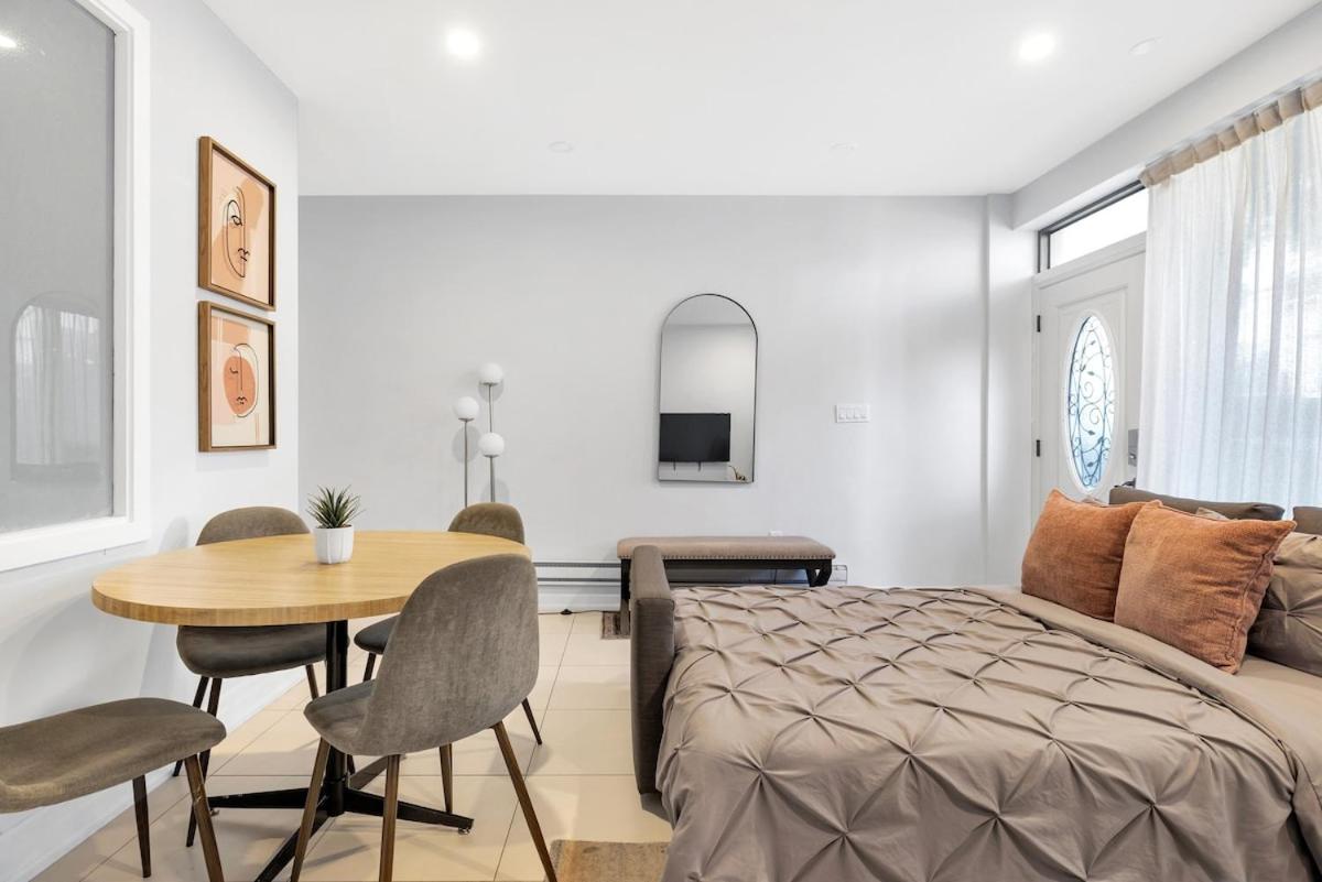 Queen St Stay Boutique and Cafe Paradise