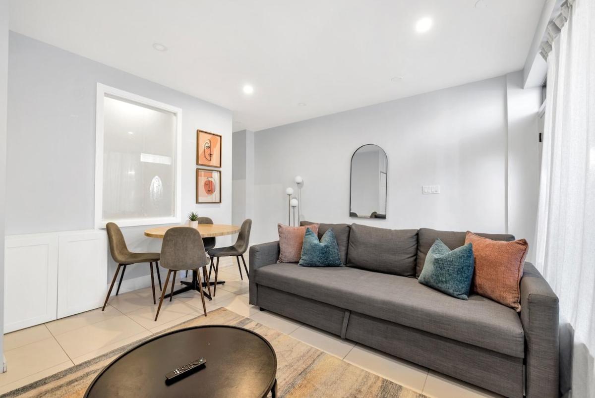 Queen St Stay Boutique and Cafe Paradise