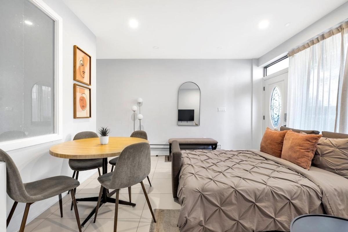 Queen St Stay Boutique and Cafe Paradise